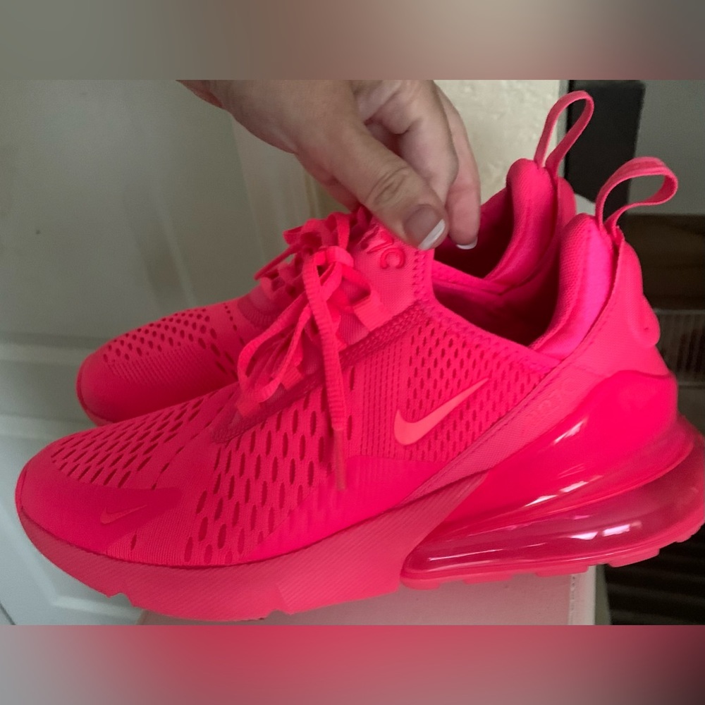 Women’s Nike 270’s